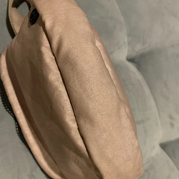 RARE 🦄 Original OG Lululemon Everywhere Belt Bag Peach Gold TB2 - Picture 11 of 13